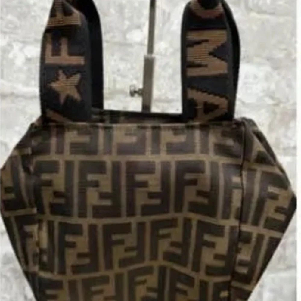 Authentic Fendi Black and Brown Logo Tote. COA included - Picture 1 of 12
